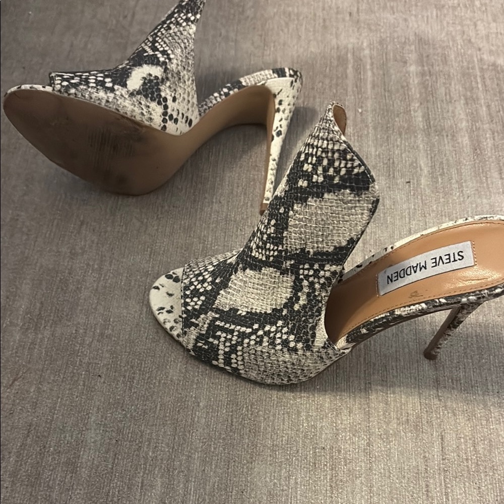 Steve Madden Black and White Heels with Snake Print